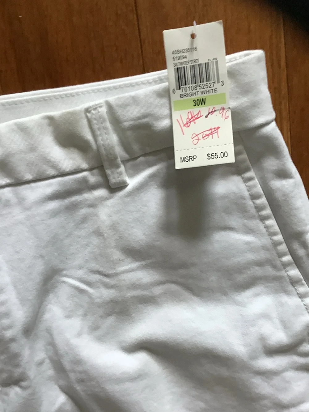 IZOD SALTWATER STRETCH Men's White Flat-Front Stretch Cotton Shorts